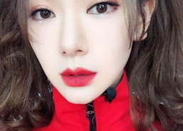 戚薇的双眼皮前后照片,见证美丽蜕变之旅